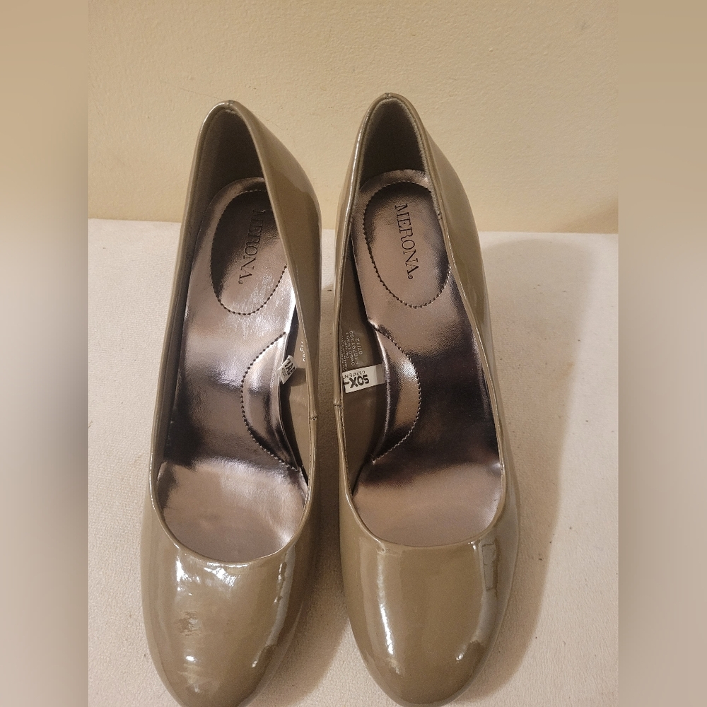 Merona Beige Patent Leather Heels Pumps Shoes Women's Size 9